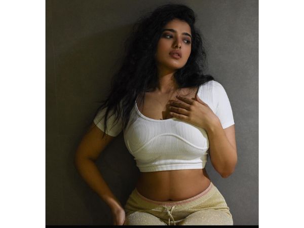 Mind blowing pics of actress Ketika sharma