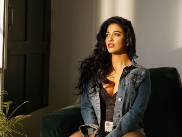 Raviteja ravanasura movie heroine daksha nagarkar looks ravishing in her latest latest pics