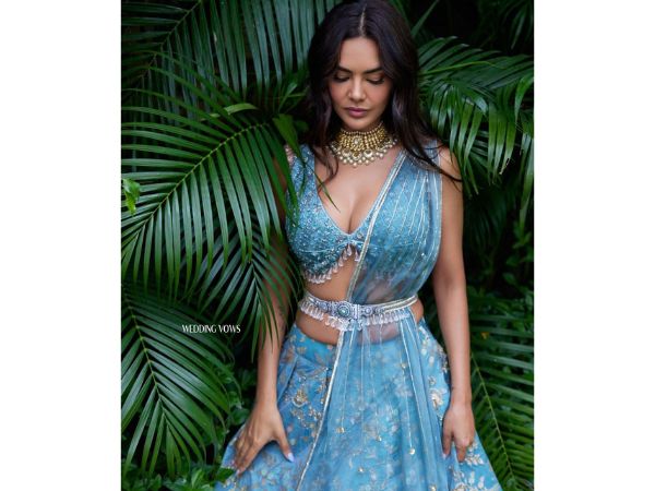 Ravishing pics of actress Esha Gupta latest