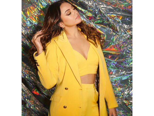 Amazing pics of bollywood actress sonakshi sinha Amazing pics of bollywood actress sonakshi sinha