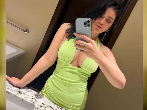 Telugu actress Priyanka jawalkar glamourous pics