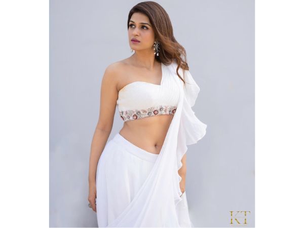 Shraddha das mesmerizing photos with traditional sarees and half sarees