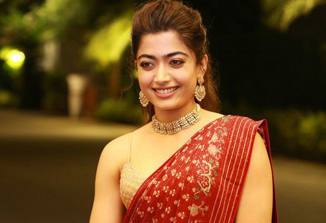 ఫోటోలను ఫుల్ గా చిల్ అవుతూ తీసిన ఫోటోలను తన ఇన్ స్టాగ్రాంలో