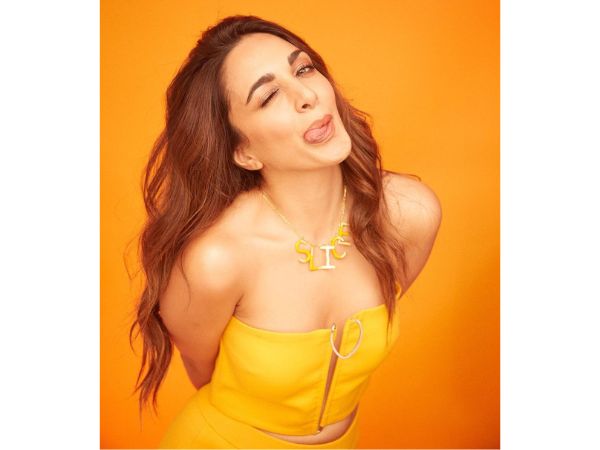 Amazing photos of actress kiara aadvani in yellow color dress