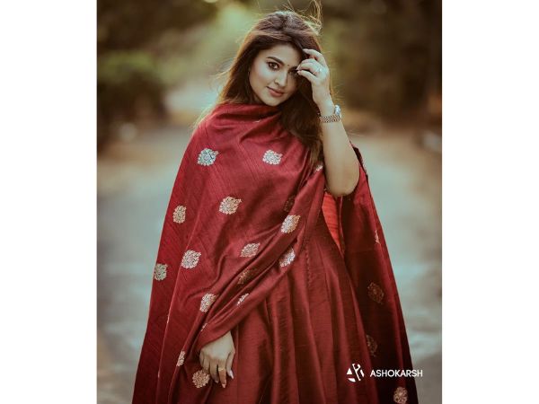 Actress Sneha beautiful pictures in red color dress