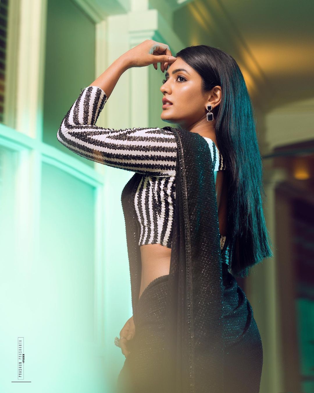 Actress Eesha Rebba Stunning Looks In Black Color Saree
