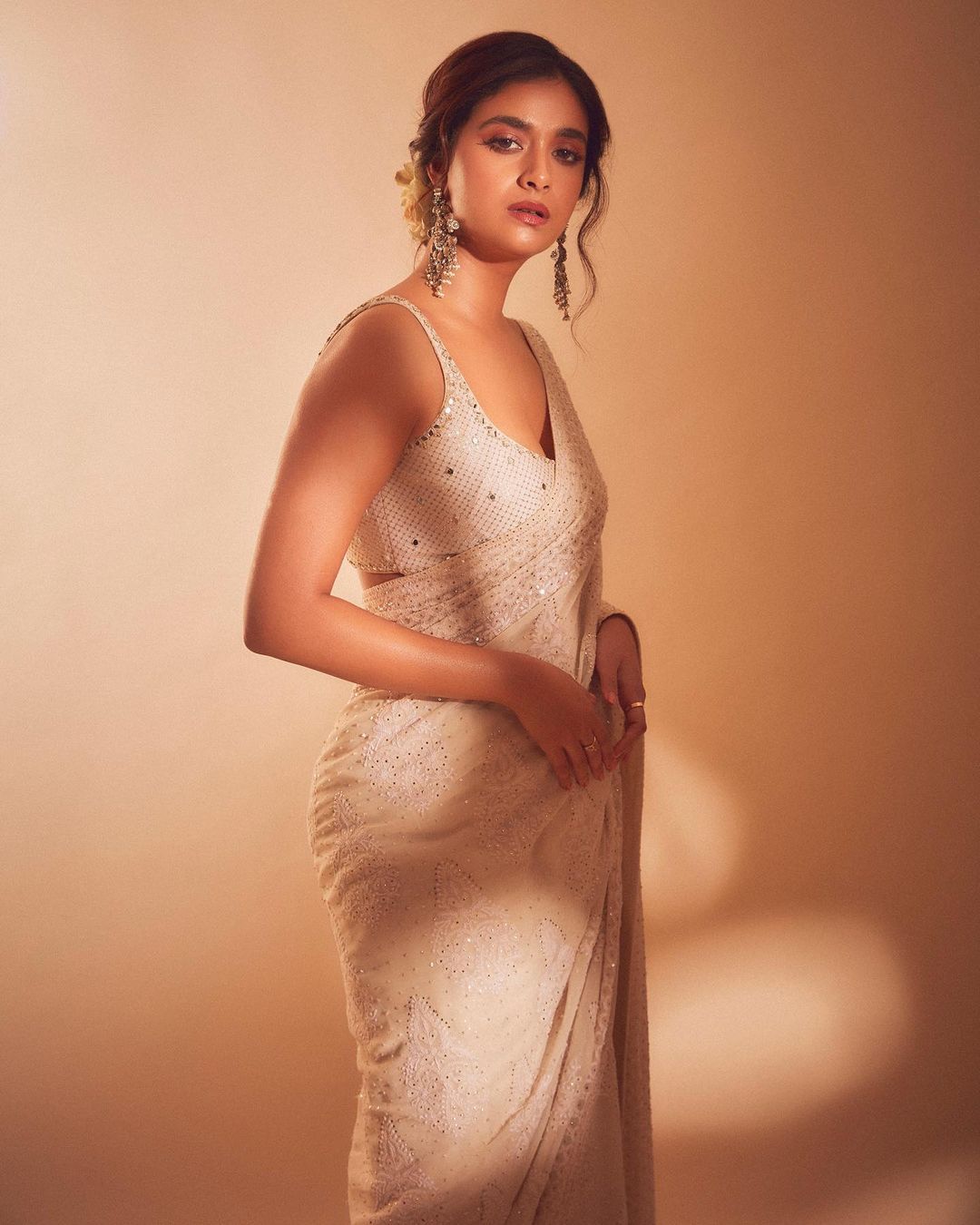 Actress Keerthy Suresh Mesmerizing Photos In Saree