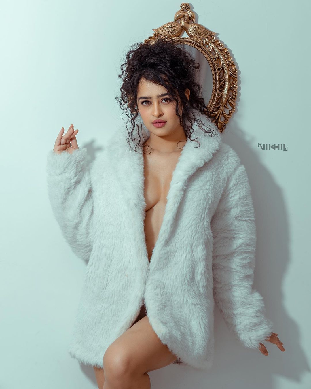 Actress Apsara Rani Glamorous Photos In Wool Robe