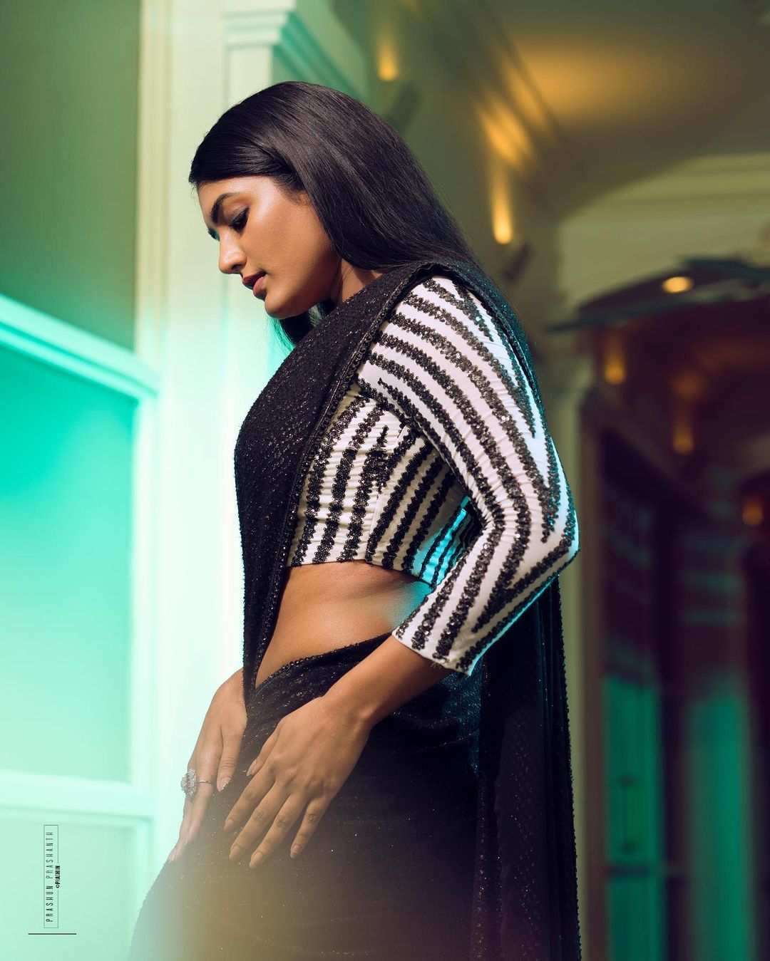 Actress Eesha Rebba Stunning Looks In Black Color Saree