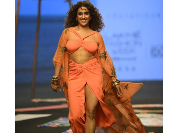 Lakme Fashion Week 2023 : Flirtatious looks of actress Sanya Malhotra 