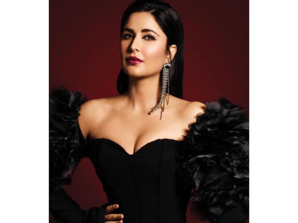 Stunning poses of bollywood actress katrina kaif in white and blue outfit