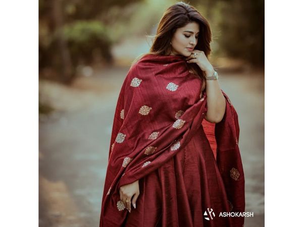 Actress Sneha beautiful pictures in red color dress