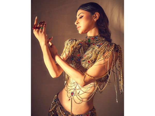 Actress mouni roy glamorous pics in blue and black color outfit