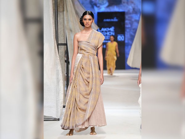 చీరే జాకెట్ అయితే 