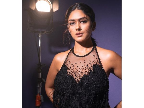Actress Mrunal Thakur Ravishing Looks In Black Dress 