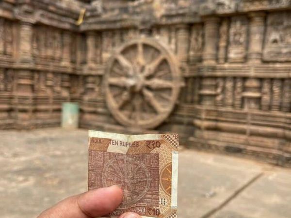 Historical Monuments and Events Printed on Indian Currency Notes In Telugu