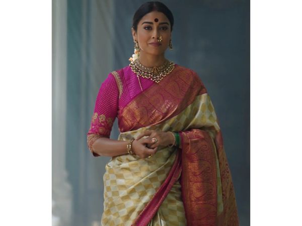 Actress Shriya Saran Mesmerizing Stills In Classic Wear 