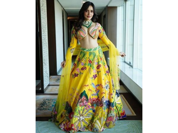 Actress Neha Sharma Ravishing Stills In Bombay Times Fashion Week