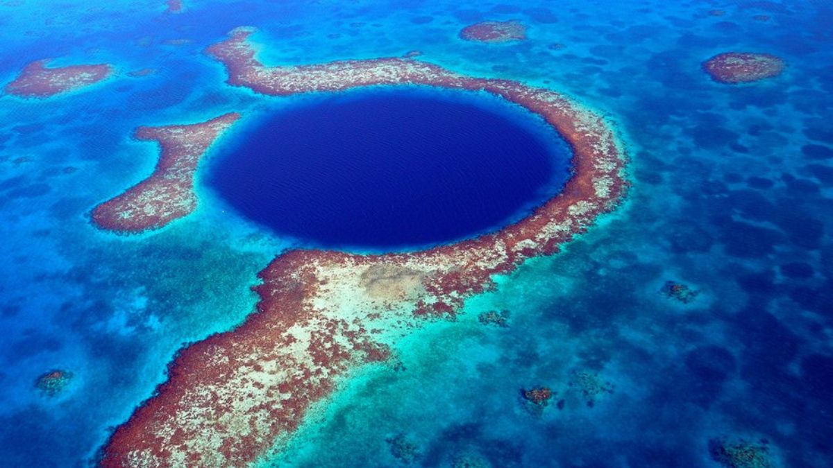 Mysterious 900 Foot Deep Blue Hole Found In Mexico Mysterious 900 Foot Deep Blue Hole Found In Mexico