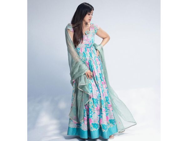 Actress Nivetha Pethuraj Glamorous Stills In Beautiful Gown