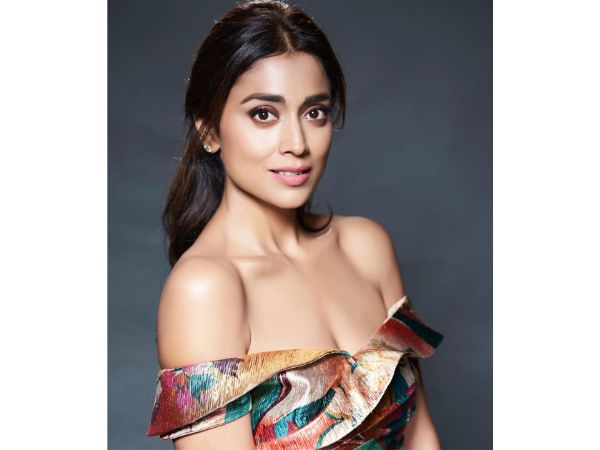 Actress Shriya Saran Stunning Looks In Trendy Dress