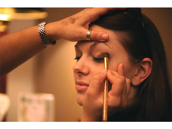 Easiest ways to remove hair dye stain from skin in telugu