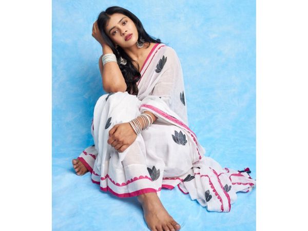 Actress Hebah Patel Glamorous Photos In White Saree
