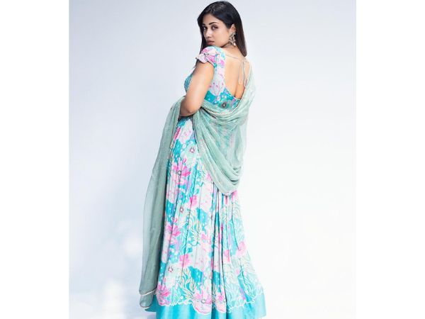 Actress Nivetha Pethuraj Glamorous Stills In Beautiful Gown