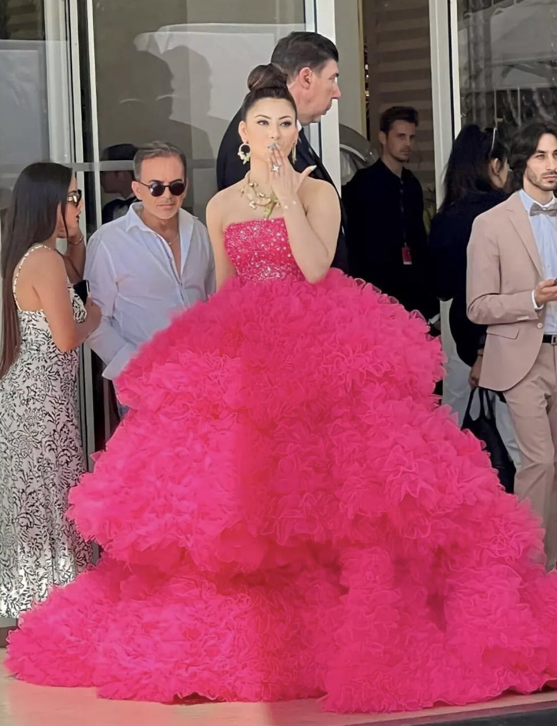 Cannes Film Festival 2023 Urvashi Rautela Wears Alligator Necklace On Pink Tulle Gown