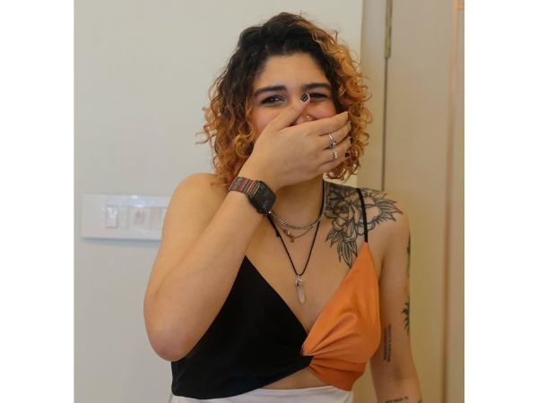 Kushbu Sunda Daughter Avantika Sundar Glamorous Pics In Modern Outfits