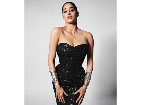 Actress Janhvi Kapoor Mesmerizing Stills In Black Outfit