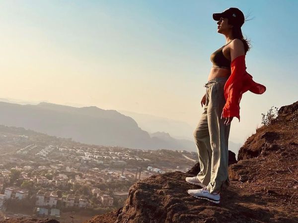 Actress Shraddha Das Glamorous Stills In Trendy Outfit