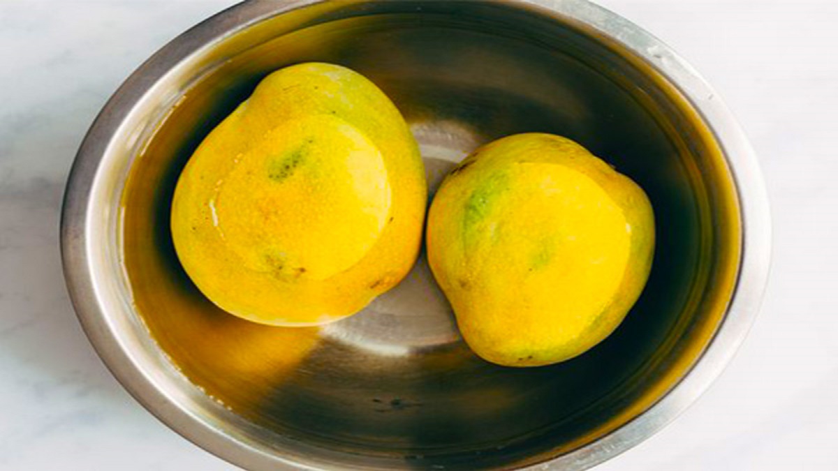 Is it important to soak mangoes before eating?What Ayurveda Says Is it important to soak mangoes before eating?What Ayurveda Says