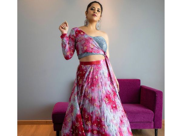 Actress Anasuya Bharadwaj Glamorous Stills In Beautiful Lehenga