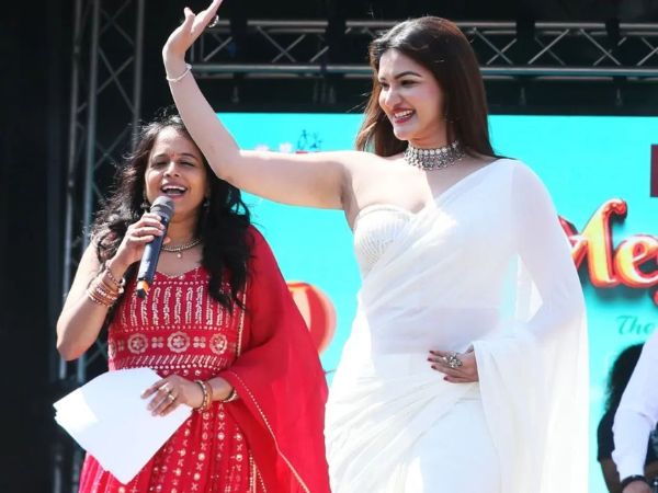 Actress Honey Rose Mesmerizing Stills In White Saree 