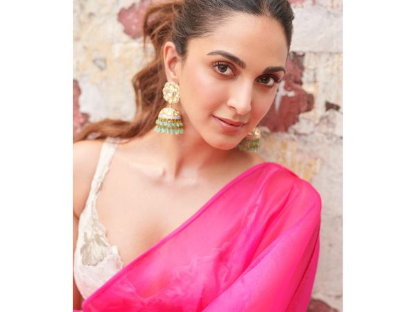 Actress Kiara Advani Mesmerizing Stills In Pink Saree