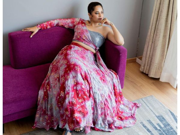 Actress Anasuya Bharadwaj Glamorous Stills In Beautiful Lehenga