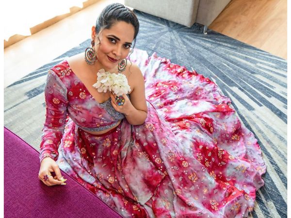 Actress Anasuya Bharadwaj Glamorous Stills In Beautiful Lehenga