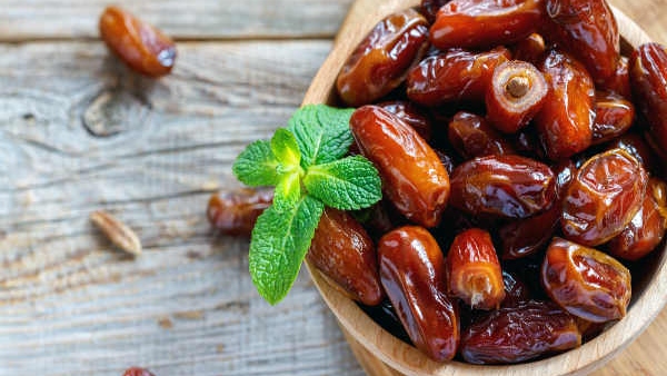 Top Seven Benefits Of Eating Soaked Dry Dates in the Morning in Telugu