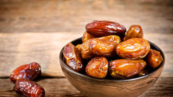 Top Seven Benefits Of Eating Soaked Dry Dates in the Morning in Telugu