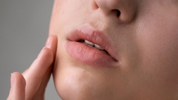 Side Effects of Using Lipstick Regularly in Telugu