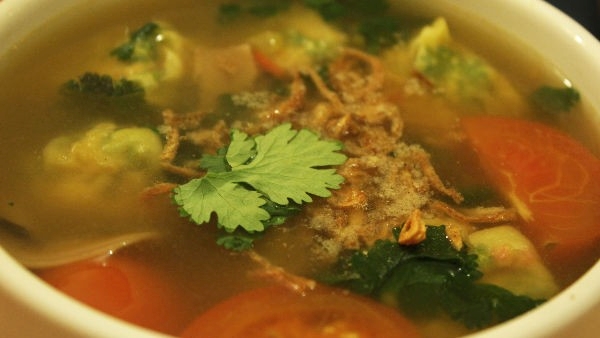 Health Benefits of Drinking Chicken Soup During Monsoon in Telugu