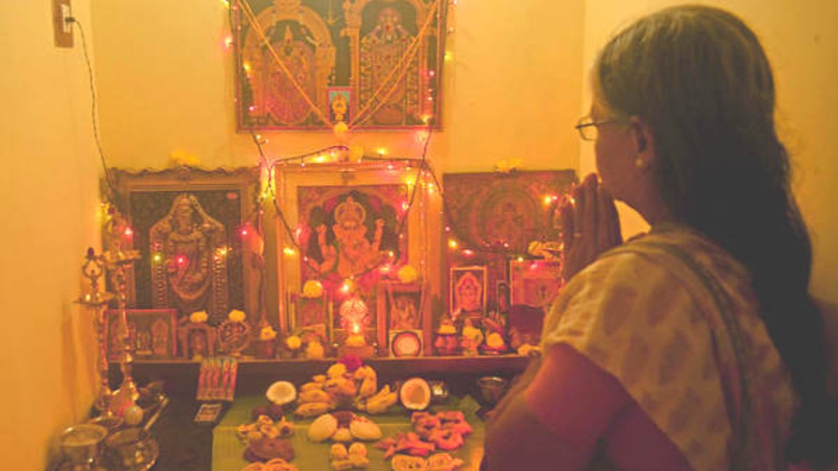 things-we-should-never-keep-in-our-puja-or-worship-room