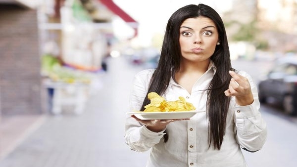 6 Bad Eating Habits That Can Damage Your Overall Health In Telugu