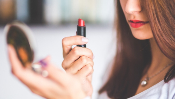 Agra Women seeking divorce from husband after mother in law using her makeup products Agra Women seeking divorce from husband after mother in law using her makeup products