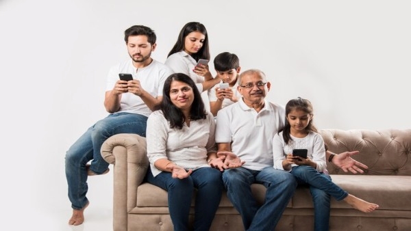 Woman Finds The Perfect Solution To Keep Family Members Away From Smartphones in Telugu Woman Finds The Perfect Solution To Keep Family Members Away From Smartphones in Telugu