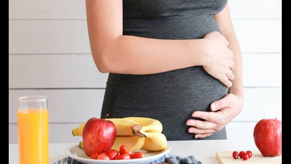What food does pregnant woman must take daily for healty growth of baby
