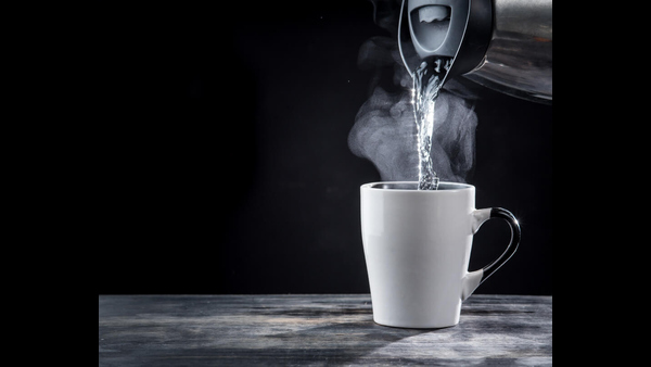 what are the health benefits of drinking hot water daily