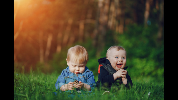 how twins are born what is the secret behind giving birth to twins how twins are formed naturally