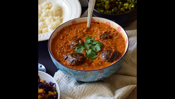 how-to-make-gutti-vankaya-curry-or-stuffed-brinjal-curry-in-telugu